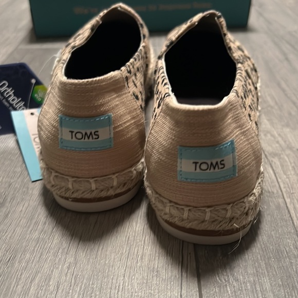 Cheetah Print TOMS no tags! - Picture 4 of 5